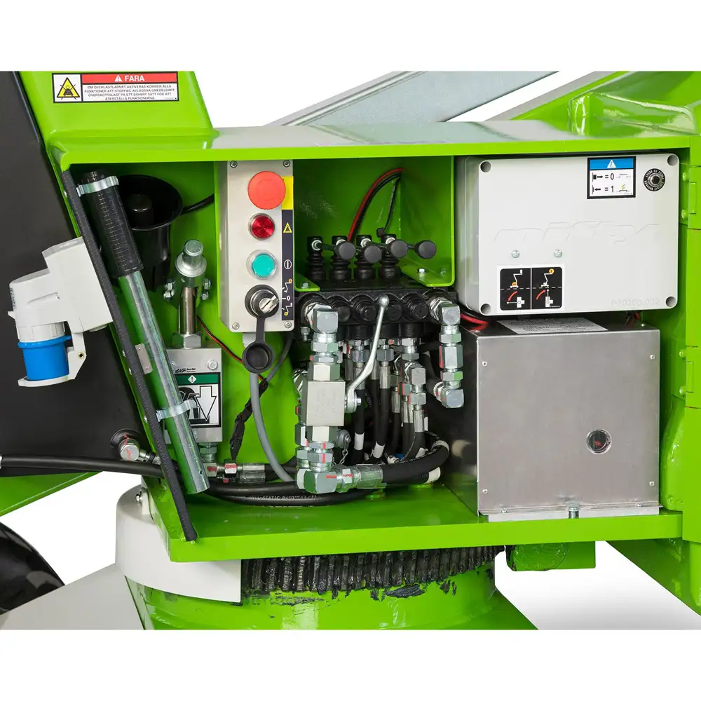 niftylift-hr12-4x4-base-controls.webp