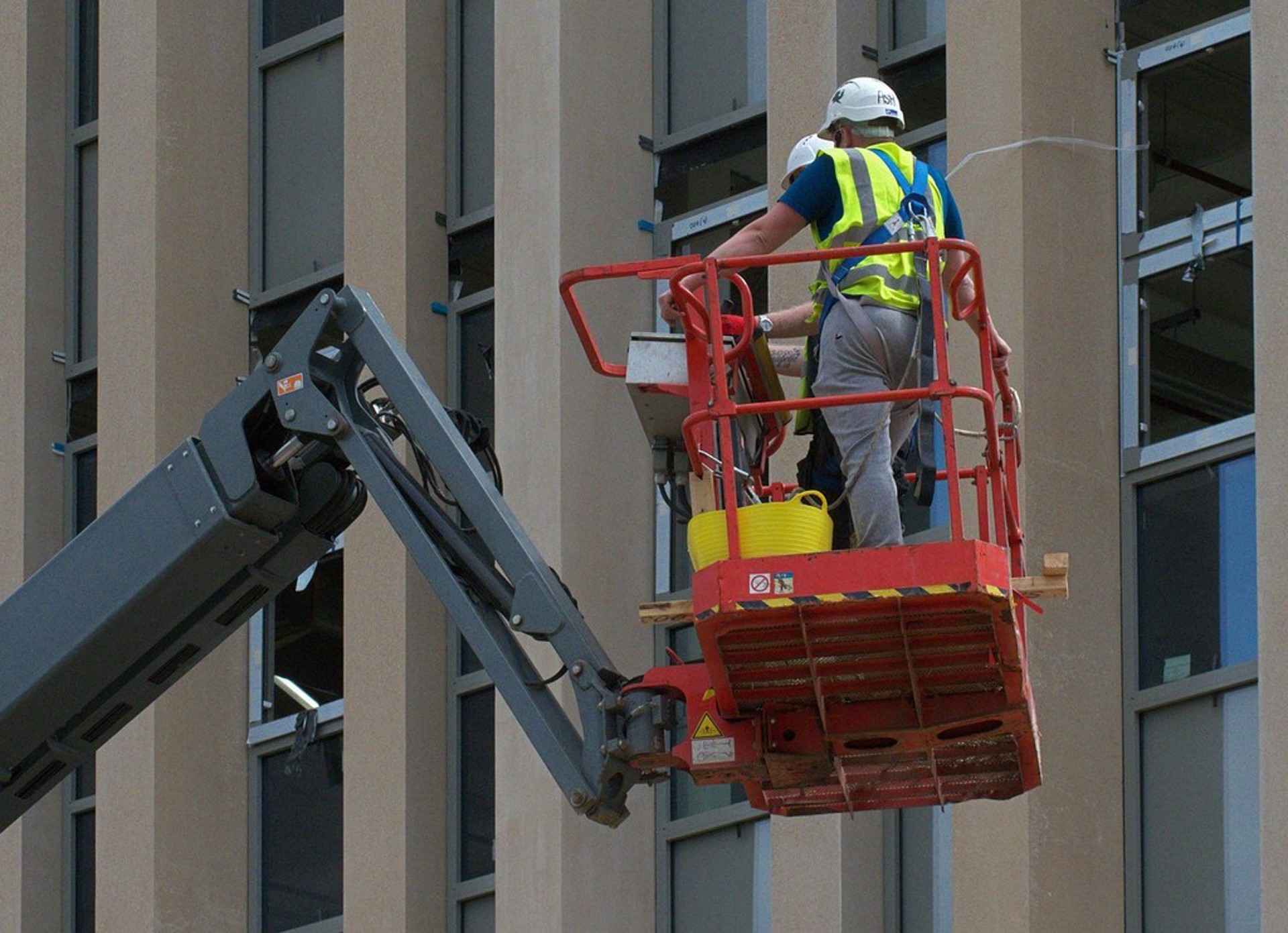 horizon-platforms-cherry-picker-6795800_1280.jpg