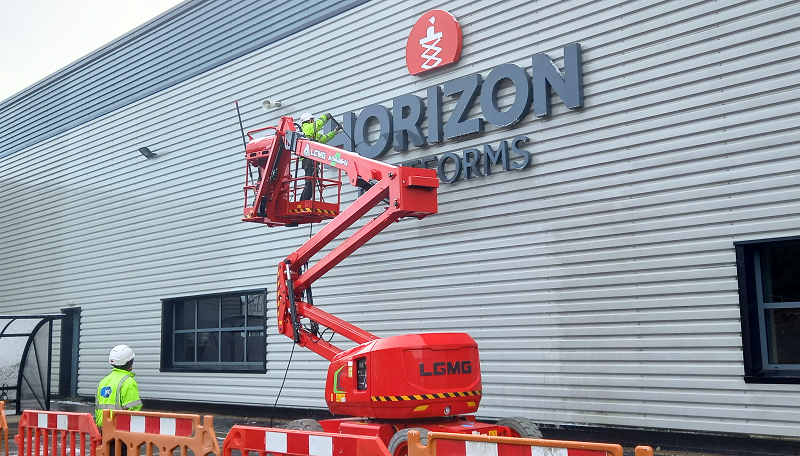 Cleaning-Horizon-on-Cherry-Picker.png (1)